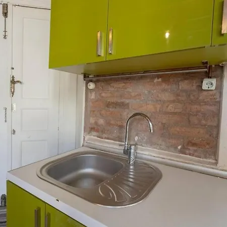 Central Stone House 1 Minute To Taksim Square In Cihangir Istanbul