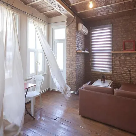 Central Stone House 1 Minute To Taksim Square In Cihangir شقة *